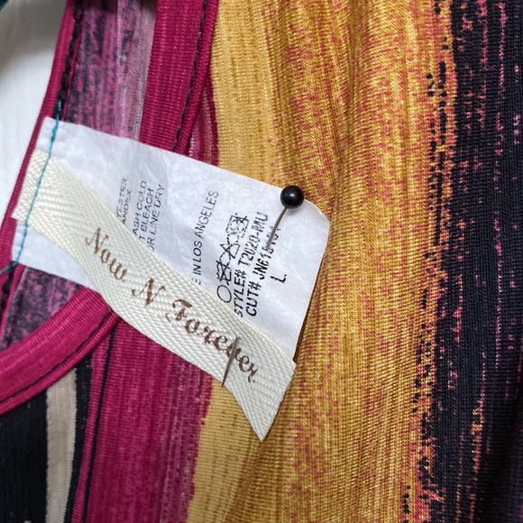 Women’s Top - Picture 4 of 5